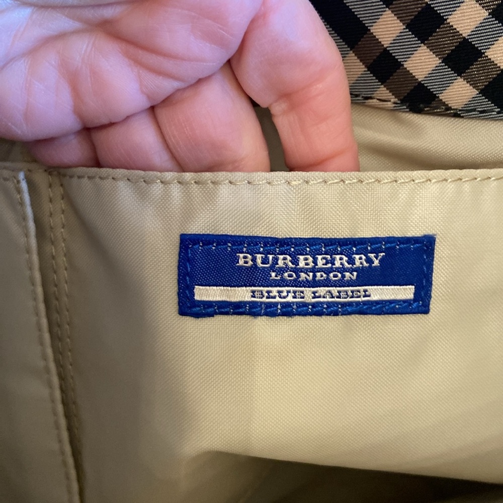 Authentic Burberry tote bag - Picture 7 of 15